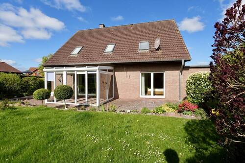 Hausansicht Gartenblick - Einfamilienhaus mit 167,00 m&sup2; in Neustadt in Holstein / Pelzerhaken zum Kaufen