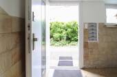 14 Hauseingang - 