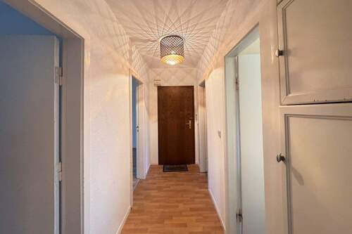 Flur - 2 Zimmer Etagenwohnung zum Kaufen in Lübeck