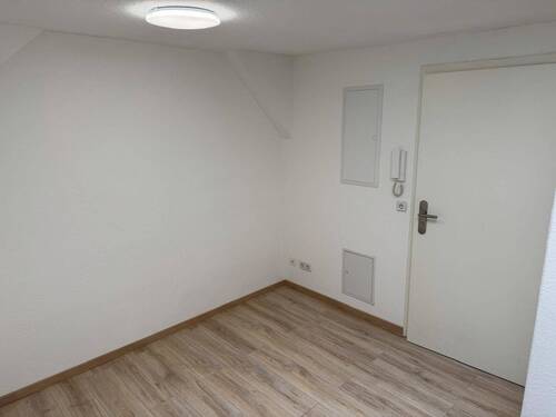 Flur - 2 Zimmer Etagenwohnung zur Miete in Bernburg