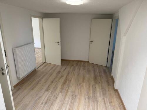 Flur - 2 Zimmer Etagenwohnung in Bernburg