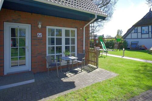 Wohnungseingang mit Terrasse - Etagenwohnung mit 30,00 m&sup2; in Zingst zum Kaufen
