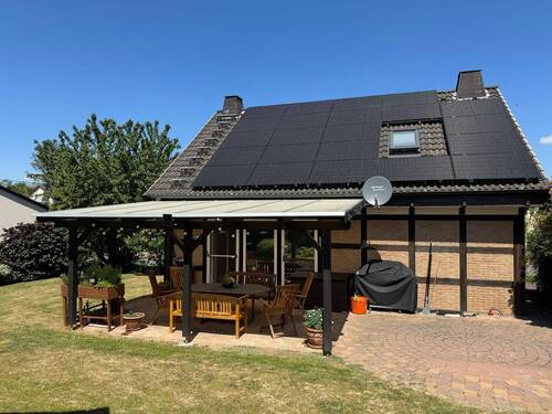 Fachwerkhaus mit sonnigen Grundstück - Top gepflegtes Fachwerkhaus mit Doppelgarage und Garten