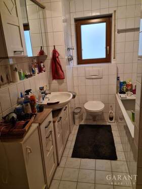 Bad mit Wanne & Dusche - 