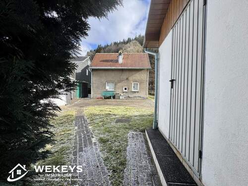 Hinterhof mit dem Auto befahrbar bis zur Garage - 