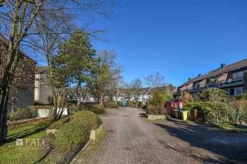 Komfortable Zufahrt zur Tiefgarage - 