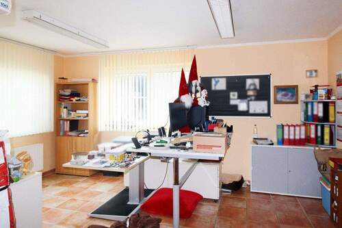Büro UG Wohnhaus - 