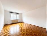 Zimmer - (KI generiert) - Renovierungsbedürftige, helle 2-Zimmer-Wohnung im grünen Lichtenrade
