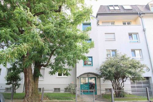 Hausansicht - 2 Zimmer Etagenwohnung zum Kaufen in Dresden