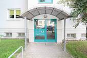 Hauseingang - 2 Zimmer Etagenwohnung in Dresden