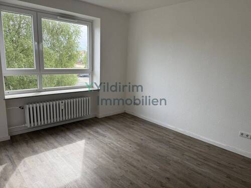 Wohnen - 4 Zimmer Etagenwohnung zur Miete in Cuxhaven / Süderwisch