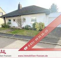 Gusterath: Bungalow mit viel Platz für die Familie - mit Sauna, Ausblick und schönem Garten!