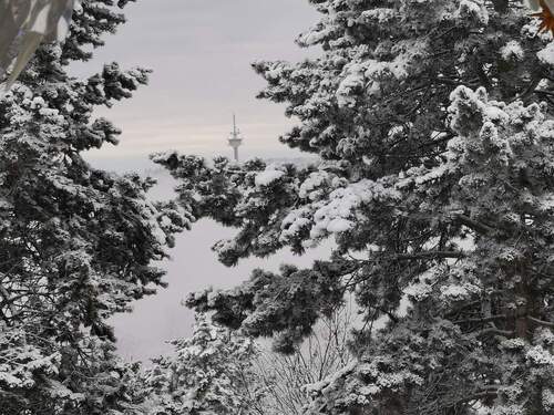 Wohnen, wo der Urlaub beginnt: - Traumhaftes Mehrgenerationenhaus: Pool, Panoramablick & Ruheoase - nur 30 Min. v. FFMWiesbaden