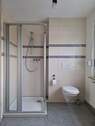 Bad mit Dusche - 