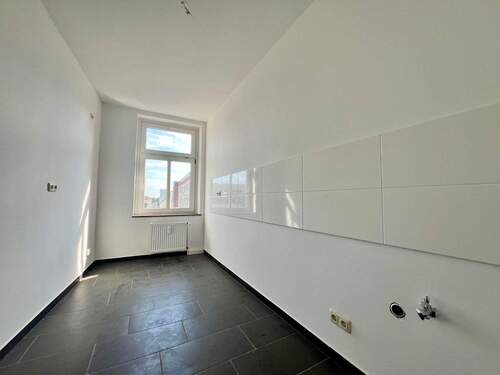 Wohneinheit im Obergeschoss - Gewerbeobjekt (Büro, Produktion, Verkauf) in Magdeburg zum Kaufen