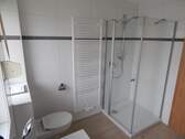 Bad mit Badewanne, Dusche,WC - Etagenwohnung mit 77,00 m&sup2; in Filderstadt zur Miete