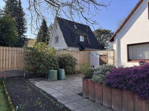 Rückseite 1 - Mehrfamilienhaus, Wohnhaus mit 108,20 m&sup2; in Ahrensburg zum Kaufen