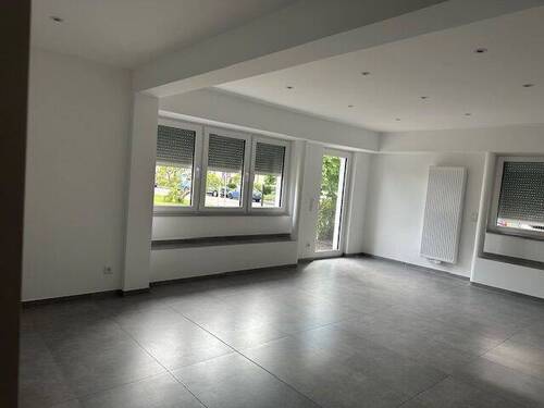 Wohnbereich Teilansicht - Erstbezug nach Sanierung! Moderne 2 Zi.-Wohnung mit Terrasse in einer ruhigen Wohnstrasse