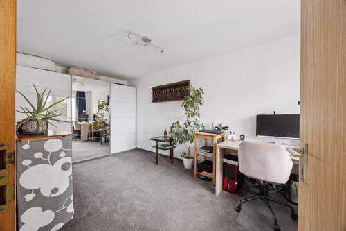 Schlafzimmer - 2 Zimmer Etagenwohnung zum Kaufen in Ludwigsburg / Eglosheim