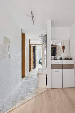 Diele - Etagenwohnung mit 64,00 m² in Ludwigsburg / Eglosheim zum Kaufen