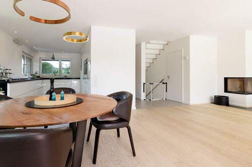 Wohn-Essbereich - Doppelhaushälfte mit 234,70 m&sup2; in Dreieich zum Kaufen