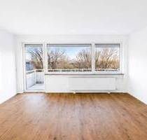 Kernsaniert & bezugsfrei: 3-Zimmer-Wohnung mit Balkon & Panoramafenster in Calw-Heumaden (Kopie)