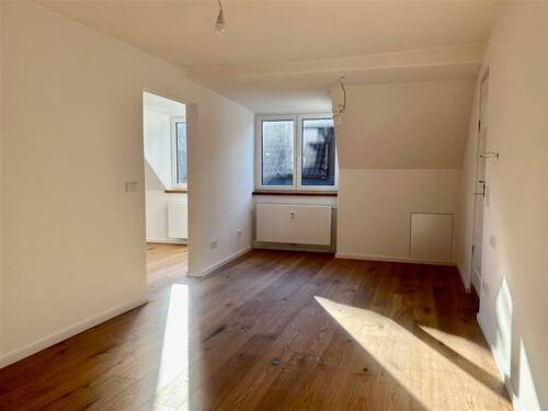 Raum 2, Schiebetür inzwischen eingebaut - 