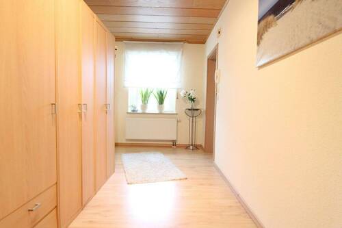 03 Flur OG - 8 Zimmer Mehrfamilienhaus, Wohnhaus in Salzkotten