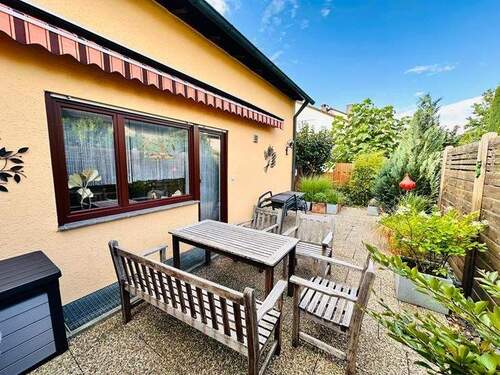 Terrasse hinter dem Haus - 7 Zimmer Einfamilienhaus in Murr