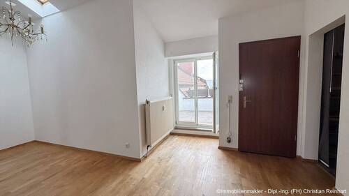 06 (3) Studio.jpeg - 