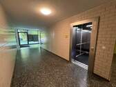 Hauseingangsbereich - 3 Zimmer Terrassenwohnung zur Miete in Berlin