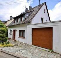 Ihr neues Zuhause mit Potenzial - freistehendes Einfamilienhaus in ruhiger Lage von Zell an der Mosel