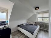Schlafzimmer Dachgeschoss rechts - 