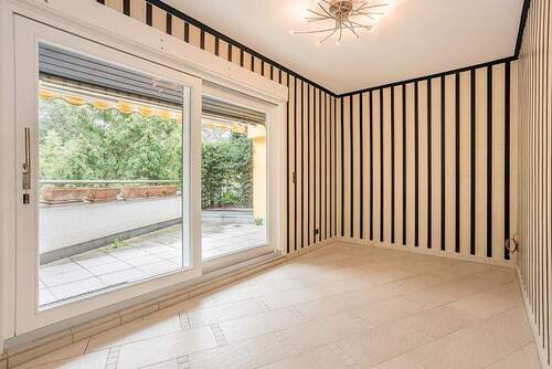 Zimmer mit Zugang Terrasse im DG - 