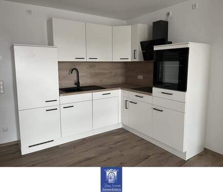 EBK - 2 Zimmer Etagenwohnung zur Miete in Arnsdorf