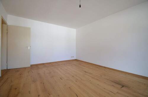 Wohnzimmer - 3 Zimmer Etagenwohnung in Stuttgart