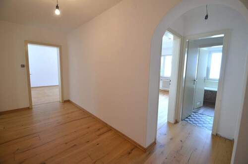 Eingangsbereich - Etagenwohnung mit 77,00 m&sup2; in Stuttgart zum Kaufen