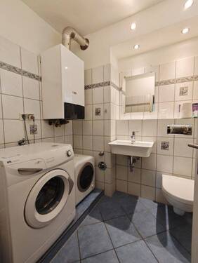 Gäste-WC und Wirtschaftsraum - 