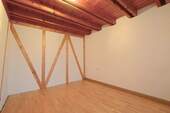 1.OG: Kinderzimmer DSC.JPG - 