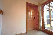 1.OG: Eingang zur Wohnung und zur Terrasse DSC.JPG - 