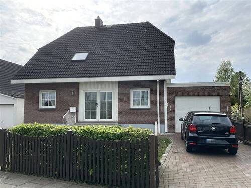 - - 4 Zimmer Einfamilienhaus zum Kaufen in Bremen