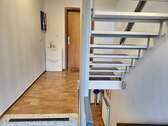 helles Treppenhaus - 4 Zimmer Etagenwohnung in Steinburg/Eichede