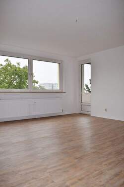Wohnzimmer - Etagenwohnung mit 73,70 m² in Oerlinghausen zur Miete