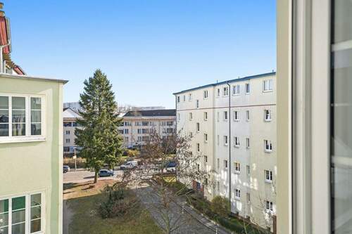 Balkonausblick - Etagenwohnung mit 54,00 m&sup2; in Berlin zum Kaufen