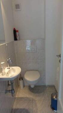 Im vorderen Bereich WC - 