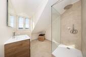 Modernes Badezimmer - 