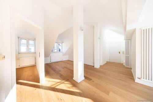 Lichtdurchflutete Räumlichkeiten - 2 Zimmer Etagenwohnung in München