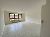 Helles Wohnzimmer - 3 Zimmer Etagenwohnung zur Miete in Maulburg