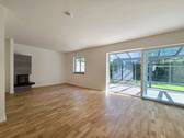 Wohnzimmer mit Kamin - 