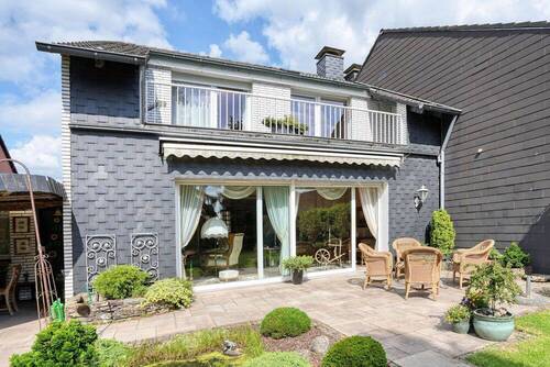 Terrasse vor dem Wohnbereich - Reihenendhaus mit 141,00 m² in Bochum zum Kaufen